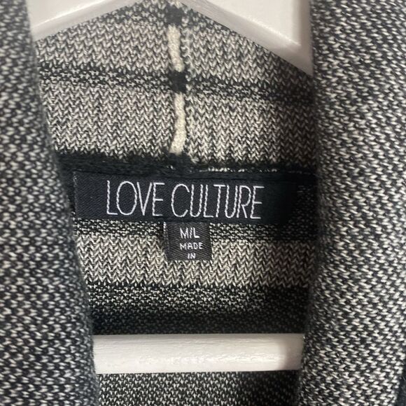 Last Chance! Love Culture Floral Zebra Cardigan  Size M/L - Picture 6 of 12